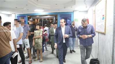 نائب وزير الصحة يحيل طاقم الاستقبال بمستشفي عين شمس العام للتحقيق  