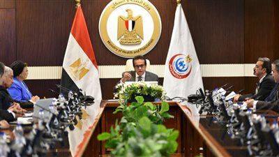 الصحة تبحث مع القطاع الخاص ضوابط الطوارئ والحد من الولادات القيصرية