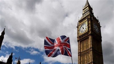 بريطانيا تغلق مبنى سفارتها بالقاهرة مؤقتًا بعد إزالة الحواجز الأمنية