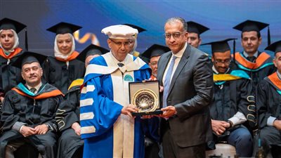 بنك ناصر الاجتماعي يشارك في احتفالية تخرج طلاب مدينة زويل للعلوم والتكنولوجيا 