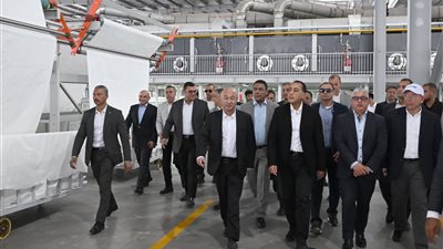 رئيس الوزراء يفتتح مصنع 