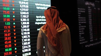 الأسهم السعودية تبدأ تعاملات الأسبوع على تراجع طفيف بضغط من البنوك والاتصالات