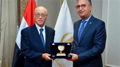 وزير التموين والتجارة الداخلية يلتقي سفير اليابان بالقاهرة لبحث تعزيز فرص الاستثمار والتعاون المشترك
