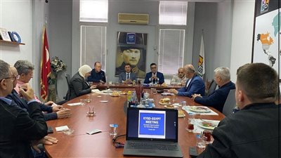 التمثيل التجاري المصري يبحث جذب استثمارات تركية جديدة في قطاع مستلزمات الملابس