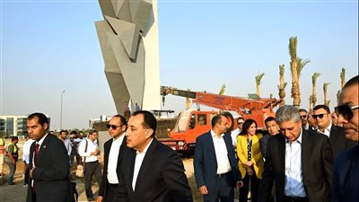 رئيس الوزراء يتفقد أعمال تطوير المنطقة المحيطة بالمتحف المصري الكبير