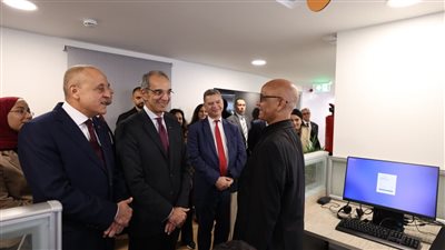 وزير الاتصالات يفتتح أول مركز لشركة «فاوندإيفر» العالمية لتقديم خدمات التعهيد في صعيد مصر