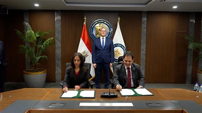 وزير البترول يشهد توقيع اتفاقية مع القطاع الخاص المصري في مشروعات تصنيع الفوسفات
