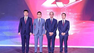 وزير الاتصالات يشهد احتفالية “هواوي” بمرور 25 عامًا على وجودها في مصر