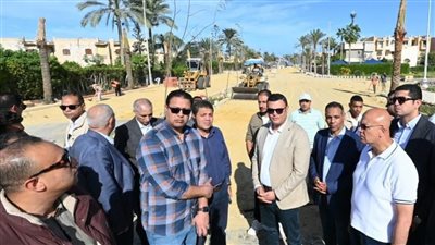 وزير الإسكان يتفقد مشروع “مارينا 8” وتطوير مدخل مارينا 5