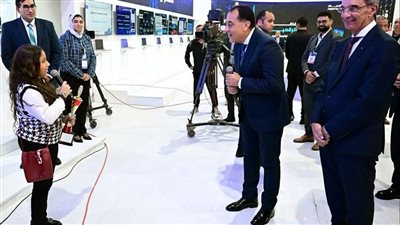 طفلة مصرية تبهر رئيس الوزراء في Cairo ICT.. وفوز عالمي بالمركز الأول