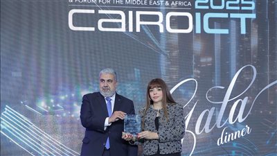 البنك الأهلي المصري يحصد جائزتين عالميتين في جوائز Élan 2025