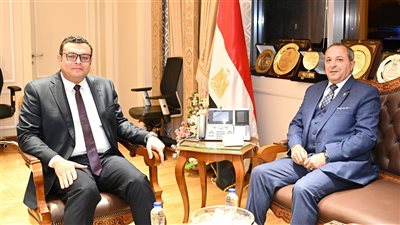 وزير الإسكان يستقبل محافظ بورسعيد لبحث استعدادت المحافظة للتعامل مع موسم الأمطار