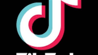 القبض على صانعي محتوى فيديو “تحليل المياه المعدنية” بعد نشر مقاطع تشكّك في سلامة المنتجات الغذائية