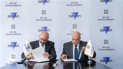 سكاي أبوظبي توقع اتفاقية مع شركة seven لتقديم حلول تمويلية مرنة للعملاء 
