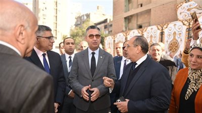 وزير التموين و محافظ الجيزة يفتتحان سوق «اليوم الواحد» بشارع فيصل