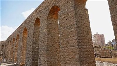 وزارة السياحة توضح: أعمال تنظيف سور مجرى العيون جزء من ترميم علمي وليست تخريبًا