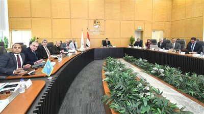 وزير الإسكان يتابع موقف مشروعات الإسكان التي تنفذها هيئة المجتمعات العمرانية بالمدن الجديدة