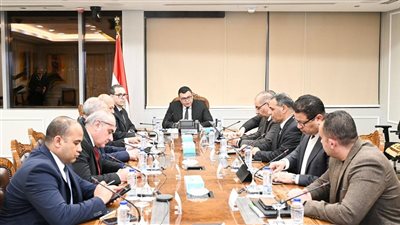 وزير الإسكان يتابع موقف مشروعات مدينة العلمين الجديدة