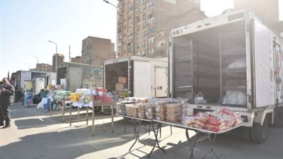 التموين تفتتح سوق اليوم الواحد بمنطقة إمبابة في الجيزة بمشاركة 22 شركة