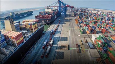 نجاح هيئة قناة السويس في إنقاذ طاقم سفينة “FENER”