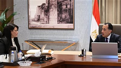 رئيس الوزراء يلتقي وزيرة التخطيط لمتابعة آليات ترجمة مستهدفات 