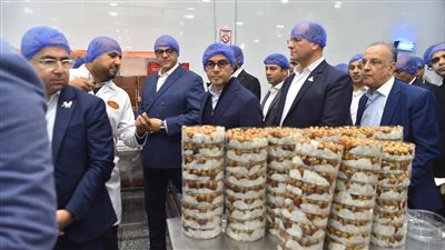  وزير الاستثمار والتجارة الخارجية يتفقد عددًا من المصانع بالمنطقة الاستثمارية بمدينة بنها