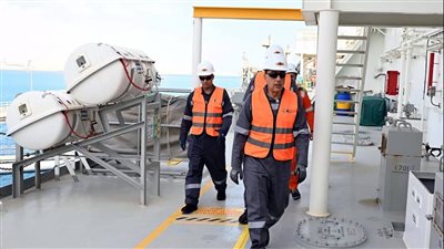 مدبولي يتفقد ميناء سوميد وصومعة عتاقة بالسويس