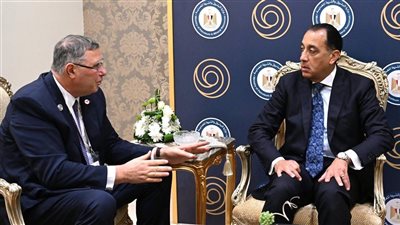 مدبولي يلتقي رئيس “توتال إنرجيز” على هامش مؤتمر إيجبس 2026 لتعزيز الاستثمار في الطاقة