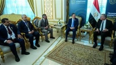 وزير البترول يبحث مع يونايتد انرجى خطط الإنتاج واستخدام الطاقة الشمسية محل السولار