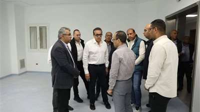 وزير الصحة يتفقد مجمع المعامل المركزية بـ«بدر» ومستشفى العبور