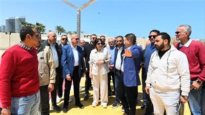 وزيرة الإسكان تتفقد مشروعات مارينا 8 و