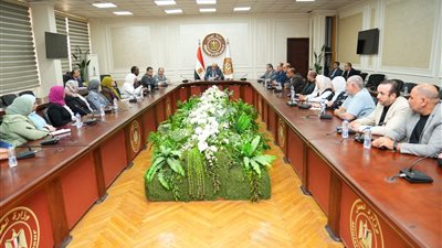 وزير العمل : تكثيف الجهود لتحسين جودة الخدمات المقدمة للمواطنين داخل المديريات ومكاتب العمل