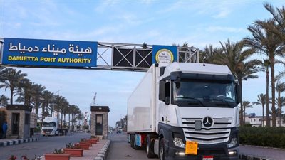 تدفق مستمر لشحنات “الرورو” عبر ميناء دمياط يعزز الربط التجاري بين أوروبا والخليج