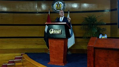 كريم بدوي : تطبيق استراتيجية طموحة للحفر الأفقي والتكسير الهيدروليكي لزيادة إنتاج مصر البترولي