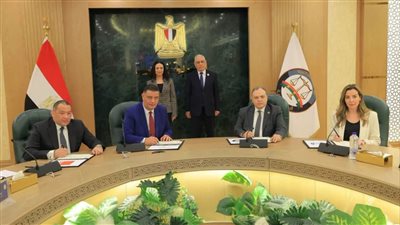 وزيرة التضامن الاجتماعي والنائب العام يشهدان توقيع بروتوكول