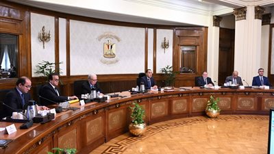 الحكومة تعلن إلغاء قرار غلق المحلات الساعة 11 مساءً والعودة للمواعيد الطبيعية