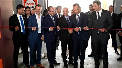خلال افتتاح أكبر مركز لوجستي.. وزير الصناعة يطرح 
