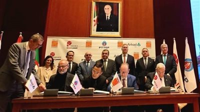 وزير البترول والثروة المعدنية ونظيره الجزائري يشهدان توقيع 