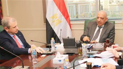 وزير الكهرباء يبحث مع «الكازار الإماراتية» تطورات تنفيذ مشروعات رياح بقدرة 1500 ميجاوات في الزعفرانة وجنوب الغردقة