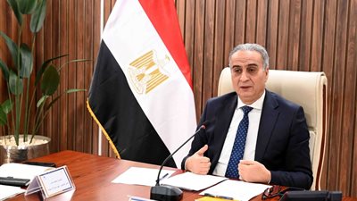 حماية المستهلك يضبط 3 أطنان زيت وخل مجهولة المصدر داخل مخزن غير مرخص بالشرقية