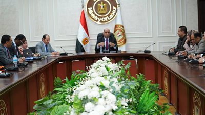 وزير العمل لقيادات 