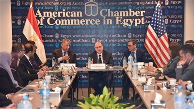 هيئة الدواء تبحث مع الغرفة الأمريكية دعم تنافسية القطاع الدوائي وزيادة الصادرات