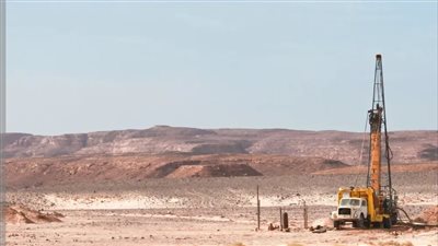 الأكبر في 15 عاماً.. وزارة البترول تعلن كشفاً غازياً وبترولياً ضخماً بالصحراء الغربية