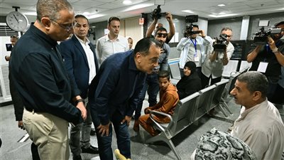 مدبولي يفتتح عيادة روز اليوسف المطورة لخدمة 282 ألف منتفع بالجيزة