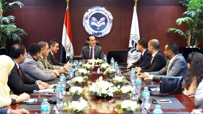 رئيس هيئة الاستثمار يلتقي ممثلي نقابة العاملين لبحث تطوير بيئة العمل وتعزيز الاستقرار المؤسسي