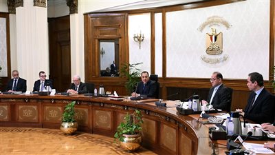 رئيس الوزراء يناقش خطة تطوير الهيئة الوطنية للإعلام وآليات تسوية مديونياتها