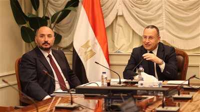وزير التعليم العالي يعقد اجتماعًا لتكثيف إطلاق القوافل المتكاملة داخل وخارج مصر