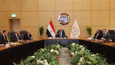 وزير النقل يترأس تأسيس «تراست القناة» لخدمات السفن