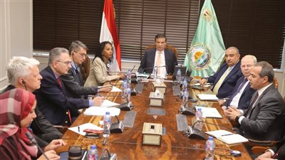 وزير الزراعة يبحث مع البنك الدولي تعزيز الأمن الغذائي والمائي المستدام