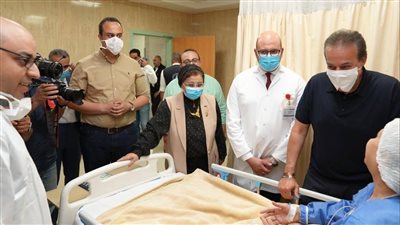 الرعاية الصحية تعلن نجاح أول زراعة صمام أورطي بالقسطرة في المنيا التخصصي